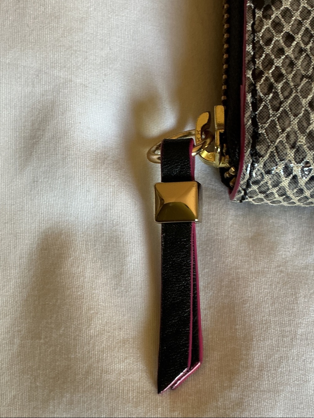 Stella & Dot Black and Cream Snake-Print Zip Wallet - Picture 3 of 9